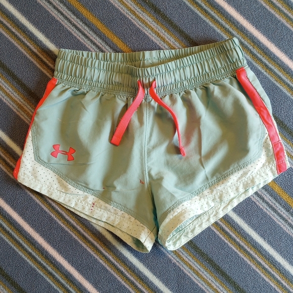 Under Armour girls sprint/athletic shorts, small, 6/7 - Picture 5 of 5